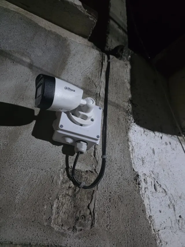 Cámara analógica. Otra instalación de cámara analógica de videovigilancia.